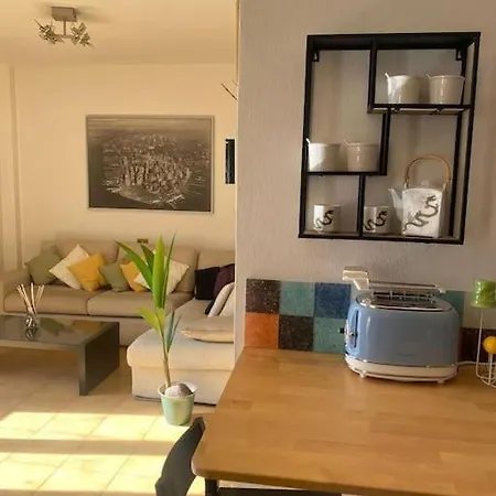 Apartment Francishouse-free Parking-close Hospital Cisanello